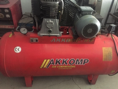 Akkomp 500 Lt Kompresör, Bakımları yapılmıştır. Çalışır durumdadır.<br />Firmamız tarafından garantilidir.